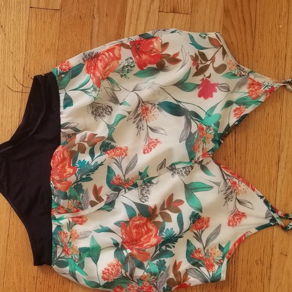 Guess set - Picture 2 of 2